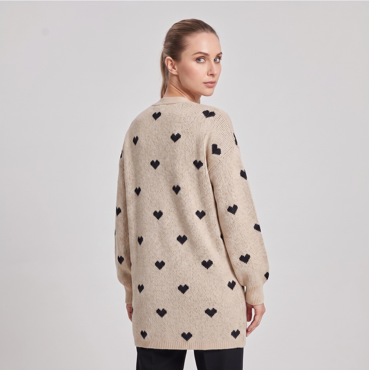 Sequoia | Gebreide damesvest met hartpatroon