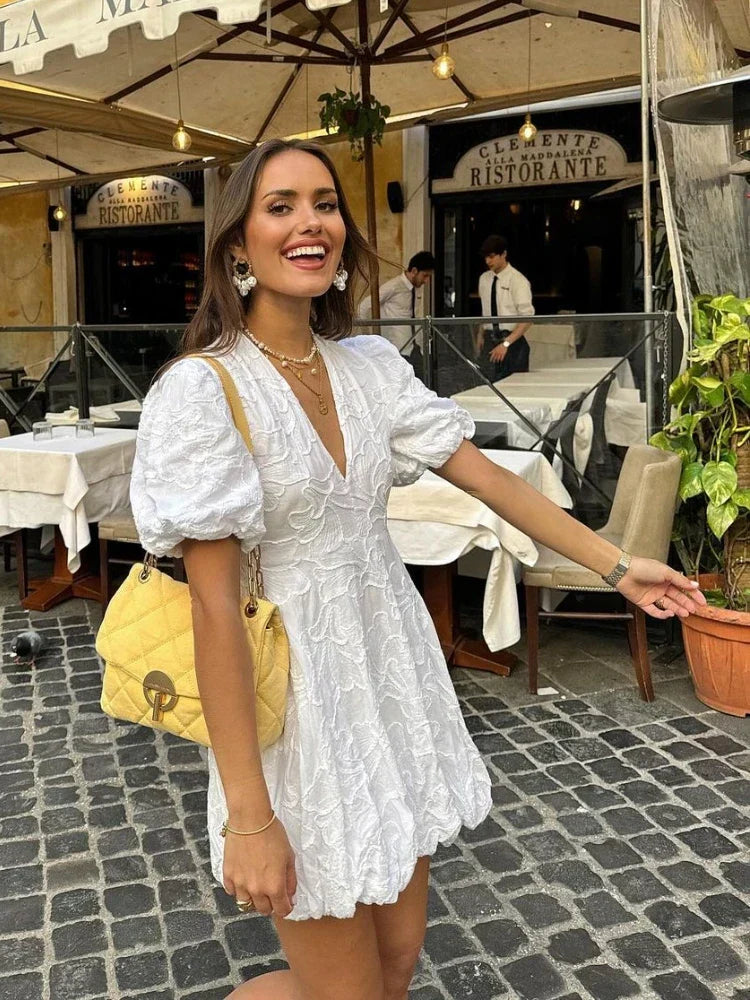 Meera | Witte Jurk met Geborduurde Ruches