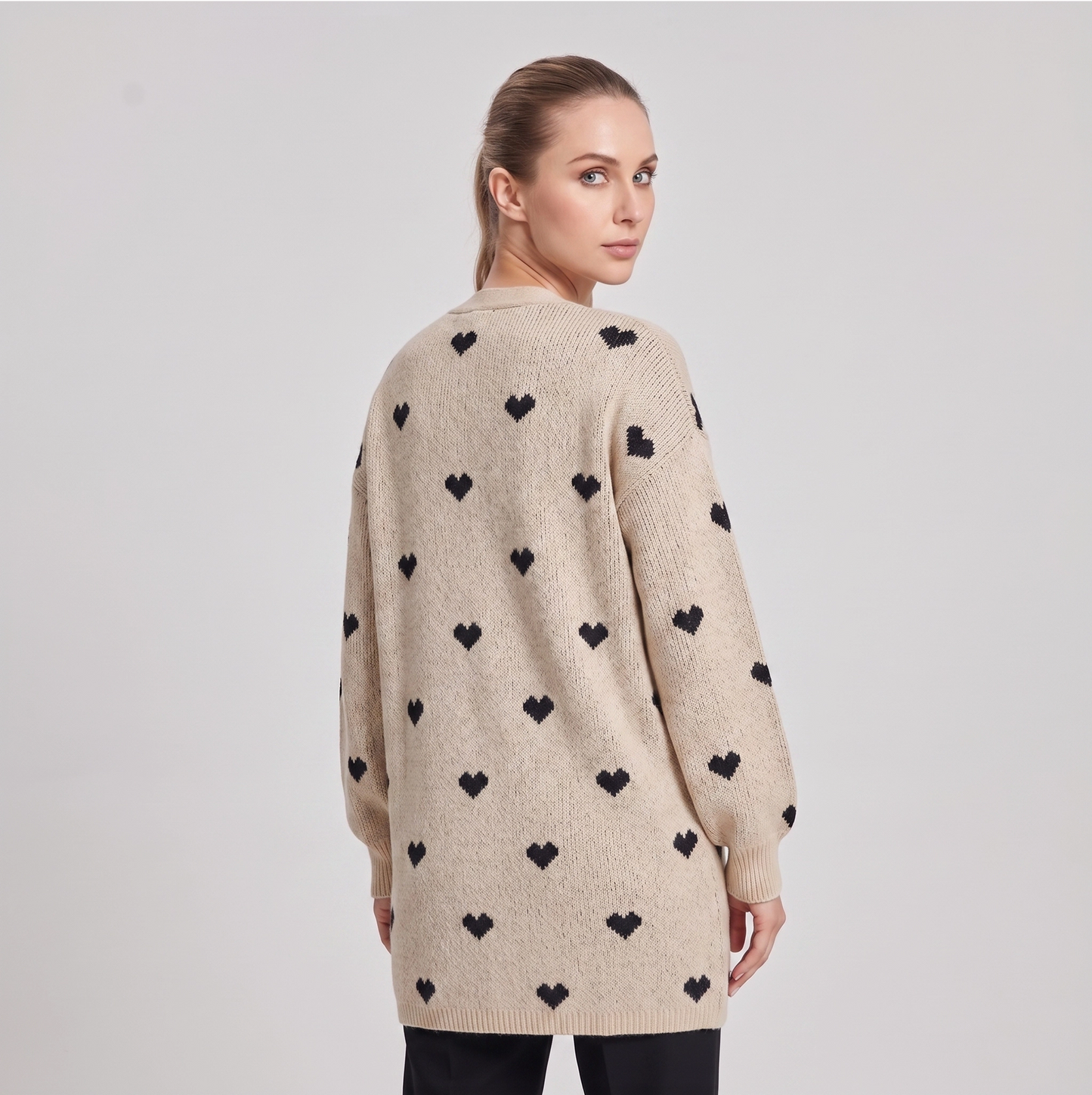 Sequoia | Gebreide damesvest met hartpatroon